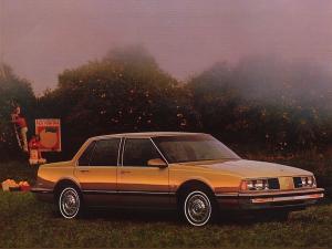Oldsmobile Delta 88 Royale Sedan '1986